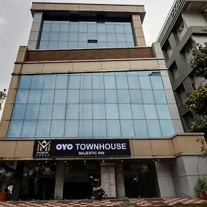 Oyo Townhouse 595 Majestic Коччи
